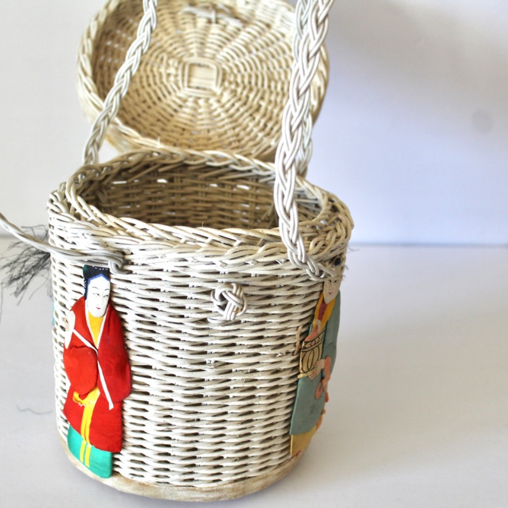 Vintage Silvercraft Brand Handbag - Get Your Chinoise Swag on!